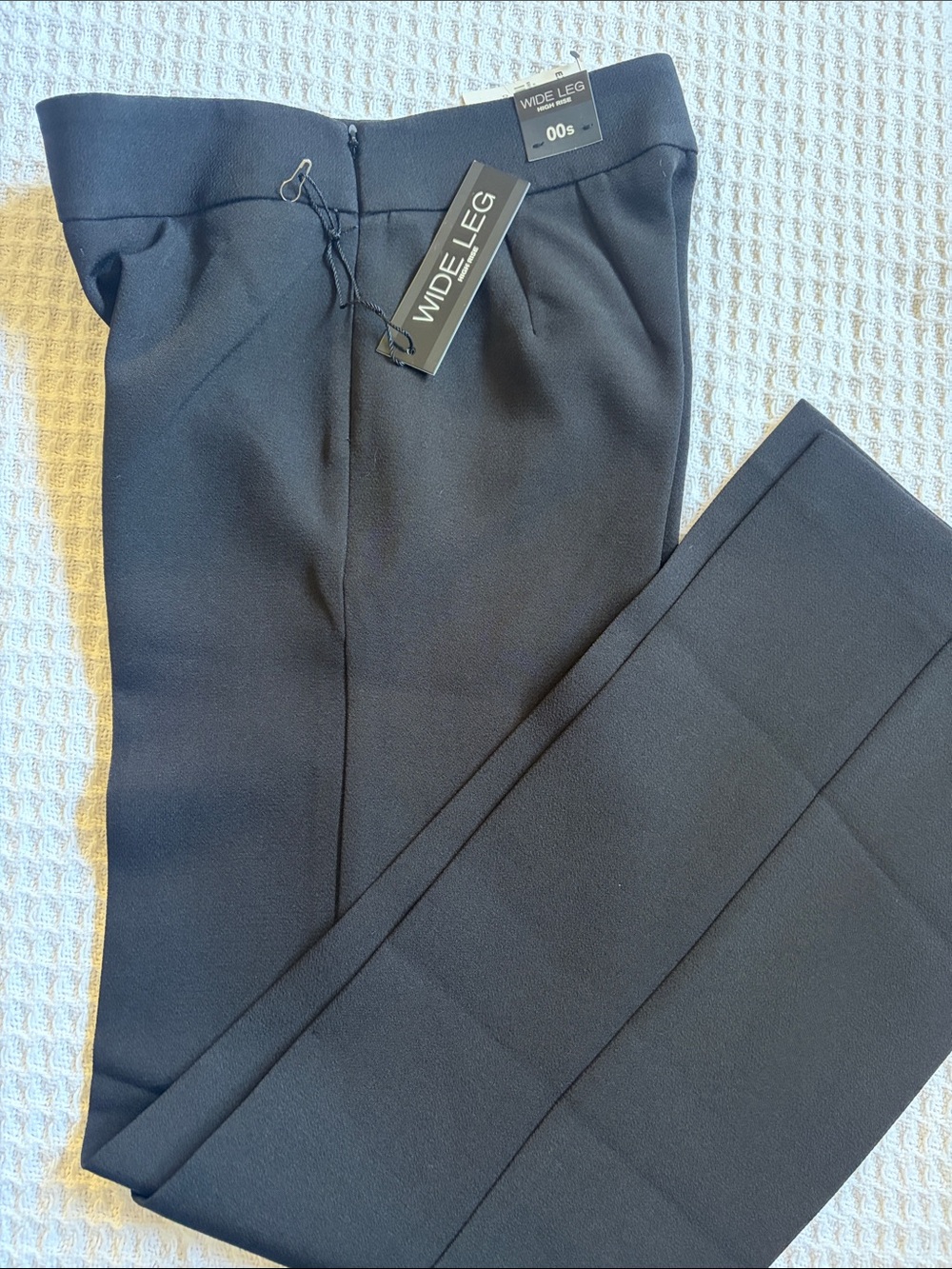 Express Wide-Leg High-Rise Pants in Black